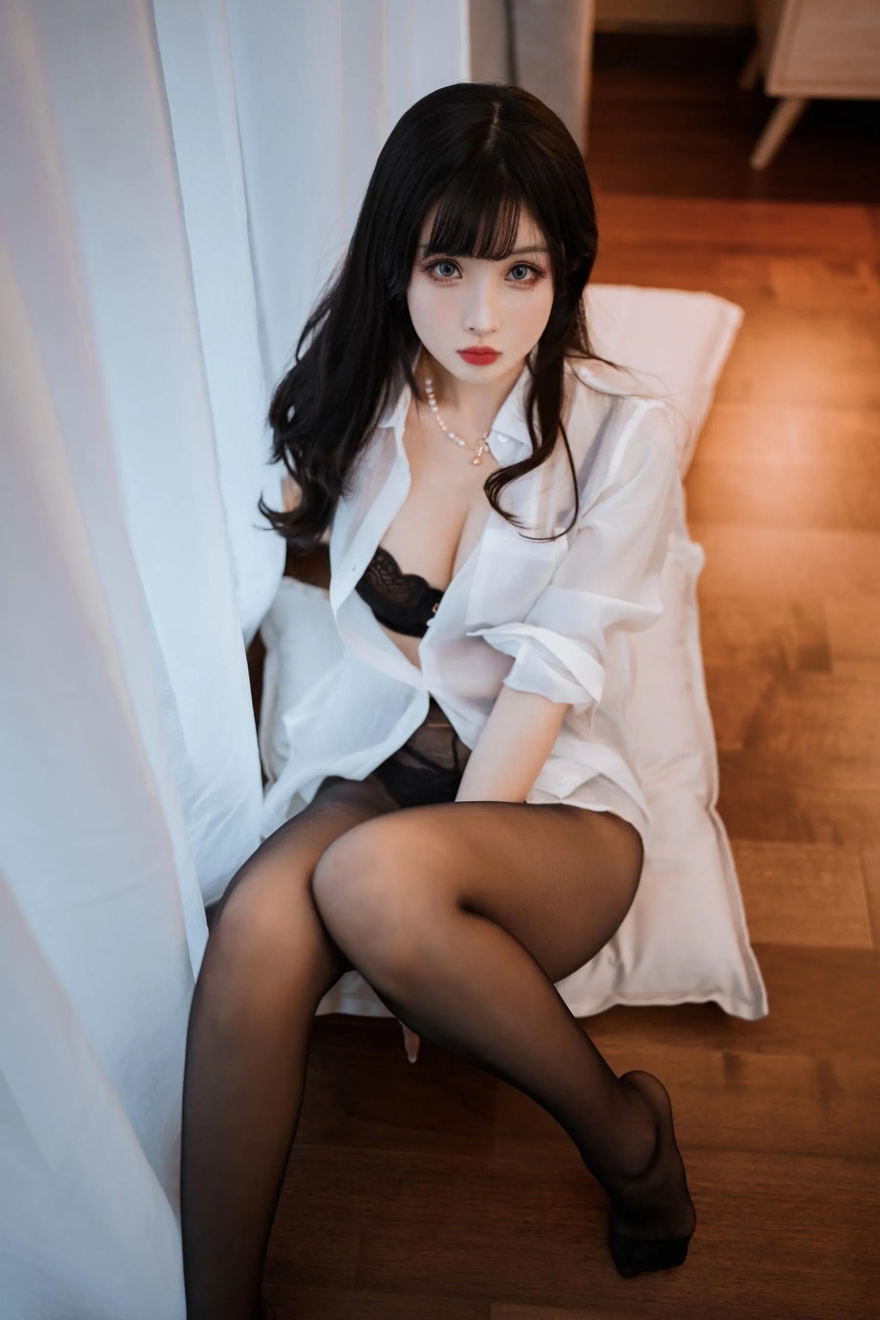rioko凉凉子 – NO.92 面饼仙儿《黑丝ol制服双人》-OL前辈 [41P]插图1